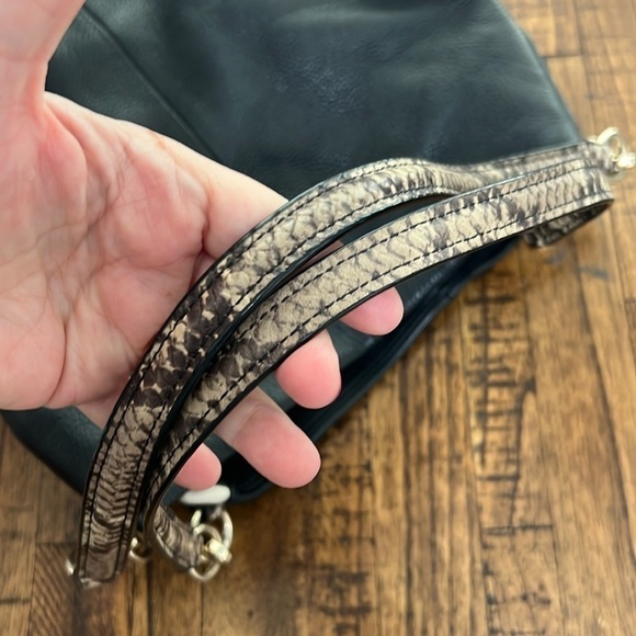 Coach Bag Purse Phoebe Hobo with snakeskin straps navy white with gold hardware - Picture 3 of 17